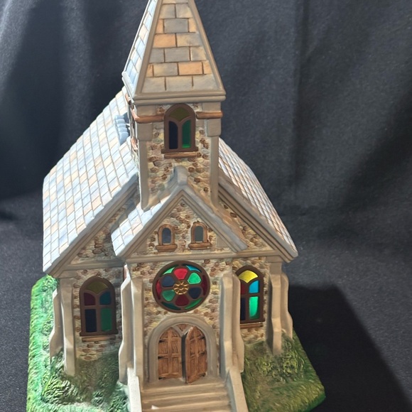 Partylite Olde World Village #2 Church Tealight Candle House Stained Glass - Picture 2 of 7